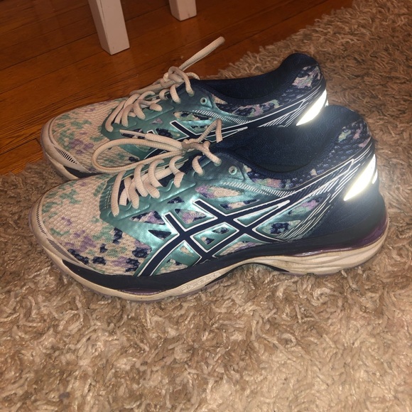 Asics - Picture 2 of 3